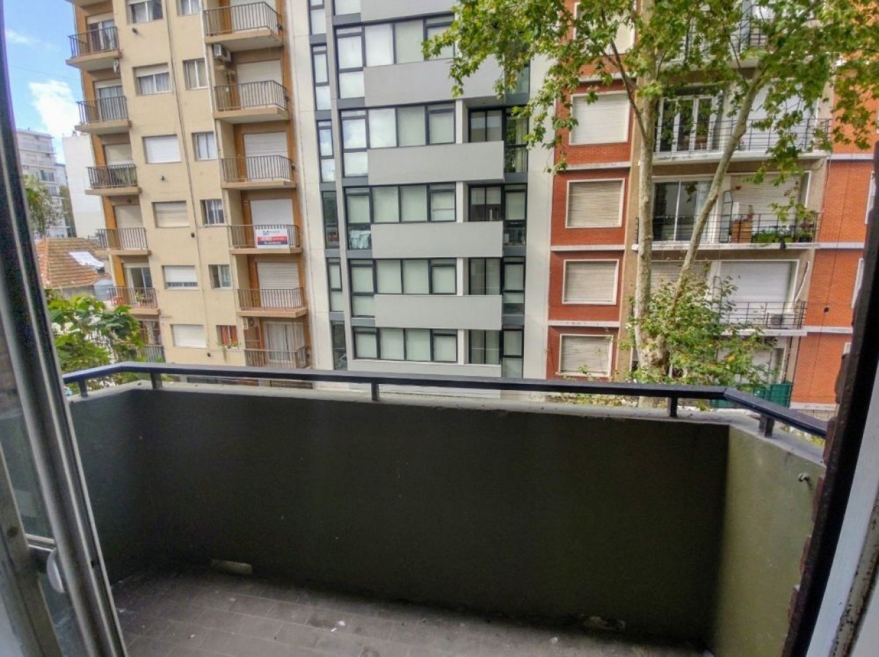 Departamento dos ambientes, en zona Aldrey a pocas cuadras de la playa.